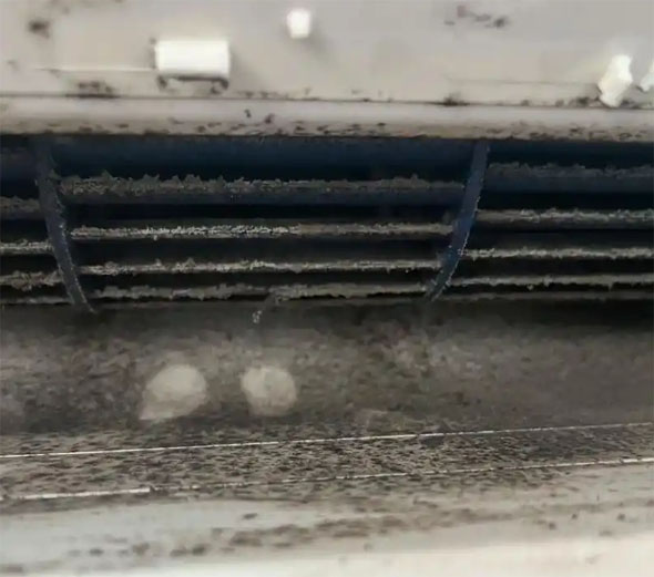 黄山市空调吹的风有股烧焦味是怎么回事